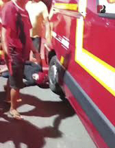 Ambulância por pouco não atinge cabeça de vítima durante atendimento em Guarabira (PB)